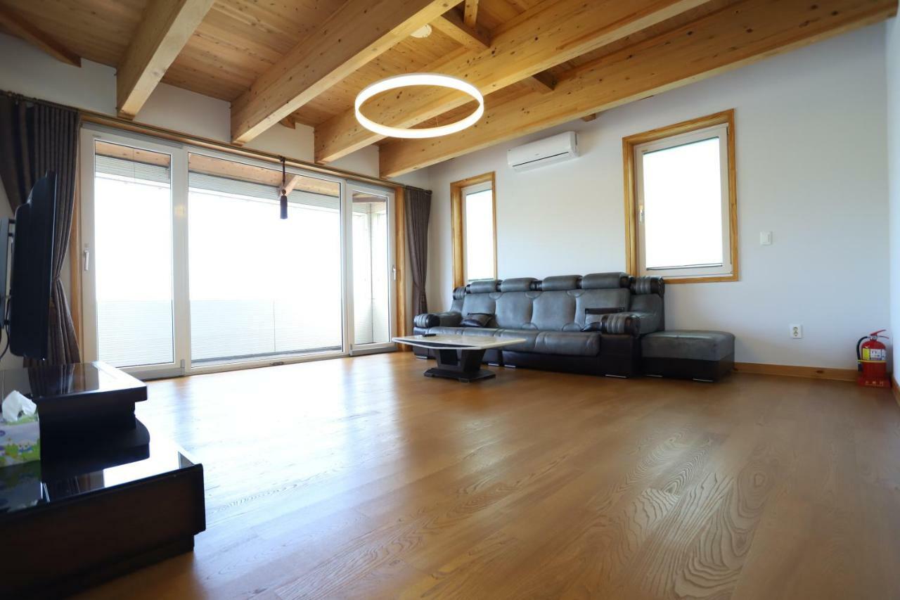 Jeju Lake Pension Exterior foto